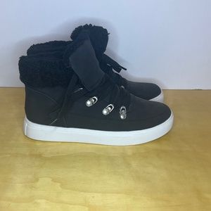 Report Black Adair Faux Fur Sneaker Lace Up Booties Size 6